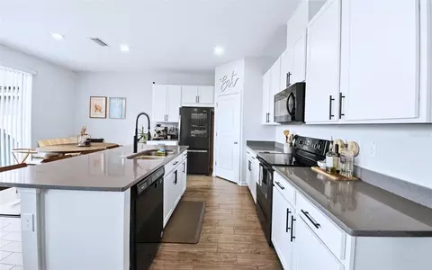 Kitchen - 11873 Brighton Knoll Loop, Riverview, FL 33579 photo 2 of 2