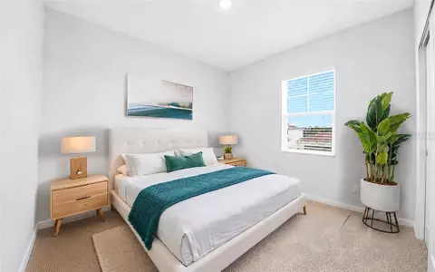 Bedroom - 11873 Brighton Knoll Loop, Riverview, FL 33579 photo 5 of 9