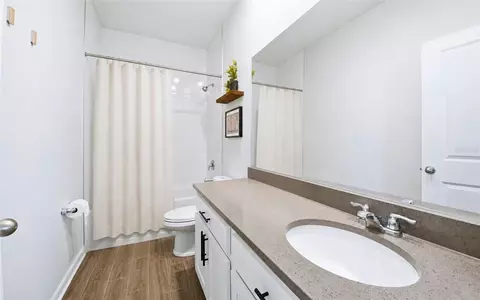 Bath - 11873 Brighton Knoll Loop, Riverview, FL 33579 photo 2 of 2