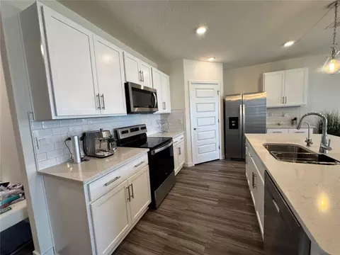 Kitchen - 415 Talisi Loop, Saint Cloud, FL 34771 photo 2 of 7