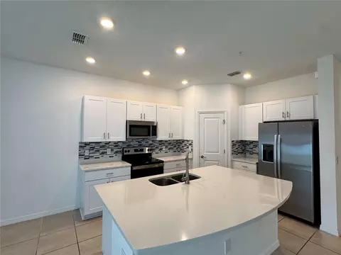 Kitchen - 4461 Arlington Ave, Saint Cloud, FL 34769 photo 4 of 5