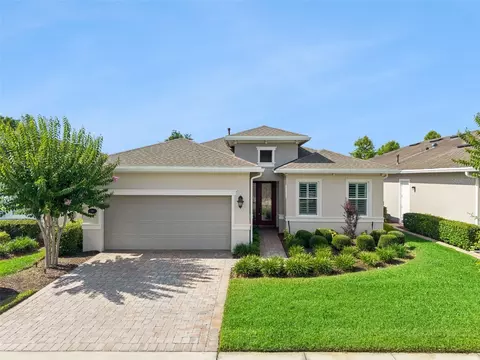 319 Kingsley Pl, Deland, FL 32724