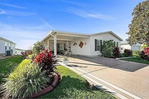 37536 Gill Ave, Zephyrhills, FL 33541