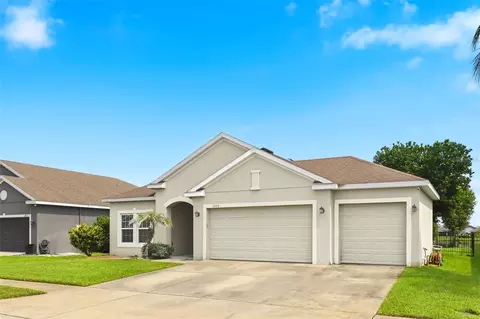 Exterior - 3505 Sprite Ln, Saint Cloud, FL 34772 photo 4 of 10