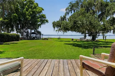 32805 Lake Eustis Dr, Tavares, FL 32778