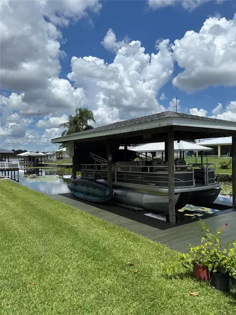 121 Daisy Ln, Lake Placid, FL 33852