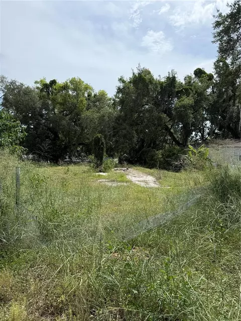 2211 Hialeah Ave, Leesburg, FL 34748