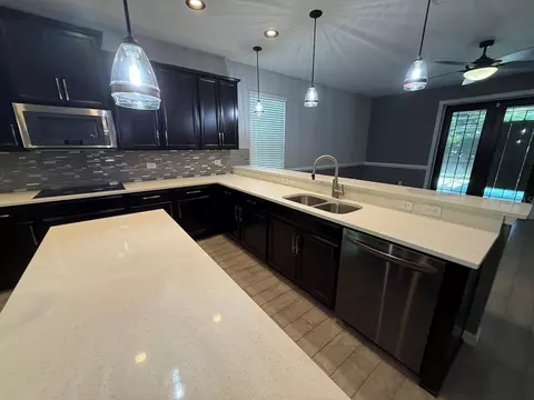 Kitchen - 5251 Villa Rosa Ave, Saint Cloud, FL 34771 photo 5 of 6