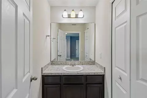 Bath - 5231 Villa Rosa Ave, Saint Cloud, FL 34771 photo 4 of 4