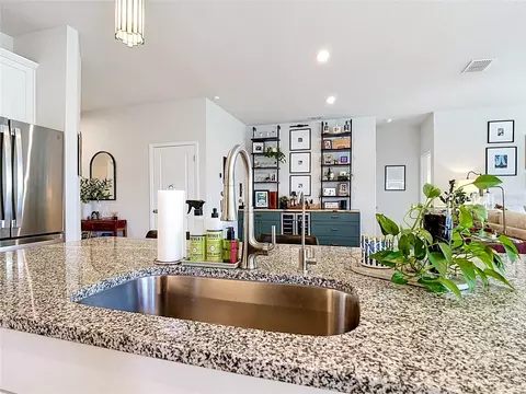 Kitchen - 5757 Anders Way, Saint Cloud, FL 34771 photo 6 of 10