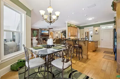 Dining - 605 Old Mount Dora Rd, Eustis, FL 32726 photo 1 of 1