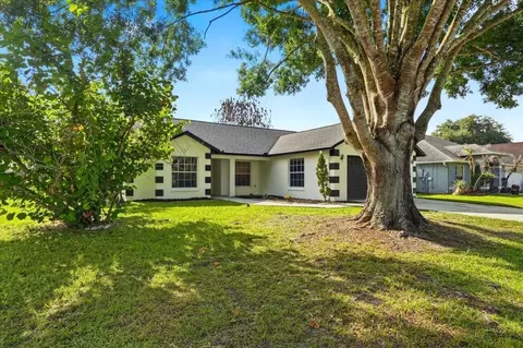 Exterior - 4209 Red Bird Ave, Saint Cloud, FL 34772 photo 2 of 8