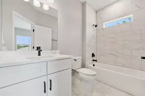 Bath - 7073 SW 131st Loop, Ocala, FL 34473 photo 2 of 3