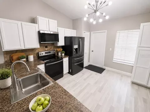 Kitchen - 5113 Timber Ridge Tr, Ocoee, FL 34761 photo 1 of 2