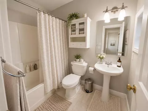 Bath - 5113 Timber Ridge Tr, Ocoee, FL 34761 photo 2 of 2