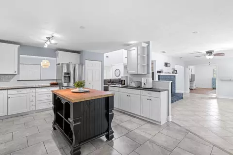 Kitchen - 82 Kingsley Pl, Ormond Beach, FL 32174 photo 3 of 5