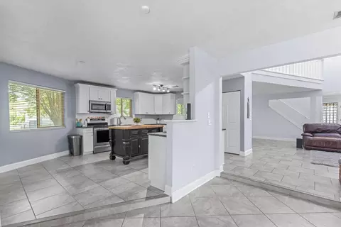 Entry Way - 82 Kingsley Pl, Ormond Beach, FL 32174 photo 4 of 4