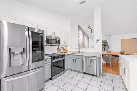 Kitchen - 2704 Libbys Ln, Ocoee, FL 34761 photo 4 of 4