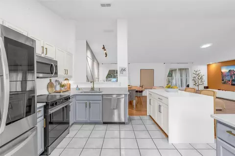 Kitchen - 2704 Libbys Ln, Ocoee, FL 34761 photo 3 of 4