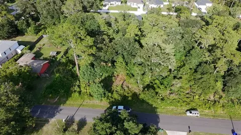 2057 8th Ave, Deland, FL 32724