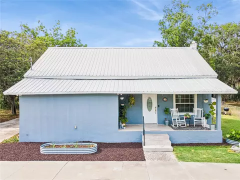 945 Gordon Ave, Bartow, FL 33830
