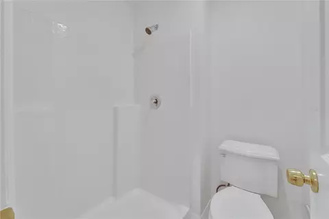 Bath - 13403 Copper Head Dr, Riverview, FL 33569 photo 4 of 5