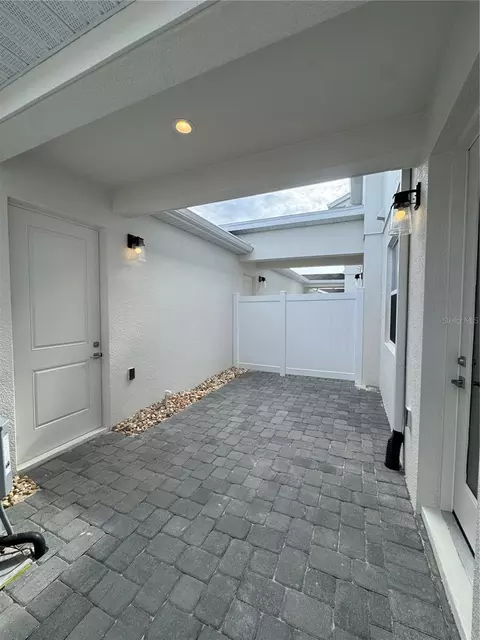 Exterior - 1868 Crowncrest Drs, Apopka, FL 32703 photo 2 of 7