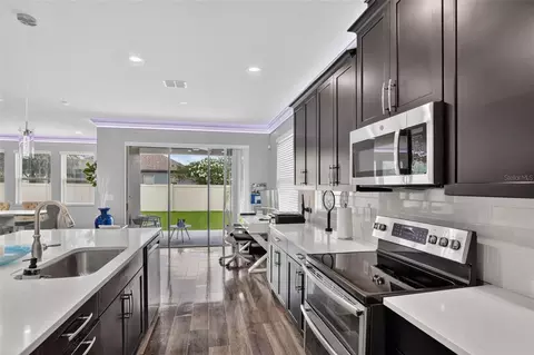 Kitchen - 5352 Costa Del Sol Dr, Saint Cloud, FL 34771 photo 4 of 4