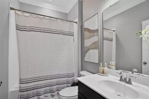 Bath - 5352 Costa Del Sol Dr, Saint Cloud, FL 34771 photo 2 of 5