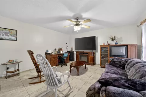 Living - 470 Wurst Rd, Ocoee, FL 34761 photo 1 of 1