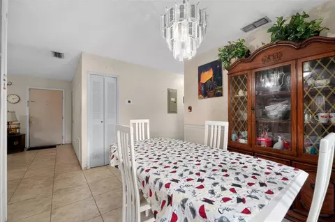 Dining - 470 Wurst Rd, Ocoee, FL 34761 photo 1 of 2