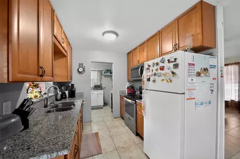 Kitchen - 470 Wurst Rd, Ocoee, FL 34761 photo 3 of 3