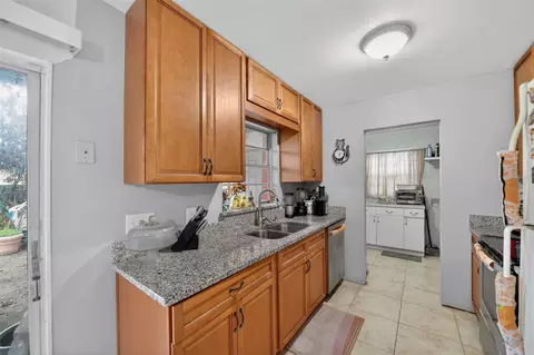 Kitchen - 470 Wurst Rd, Ocoee, FL 34761 photo 1 of 3