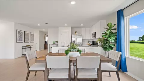 Dining - 1203 Stetson Ave, Dundee, FL 33838 photo 2 of 2