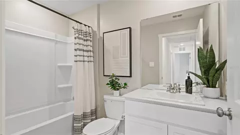 Bath - 1203 Stetson Ave, Dundee, FL 33838 photo 1 of 4