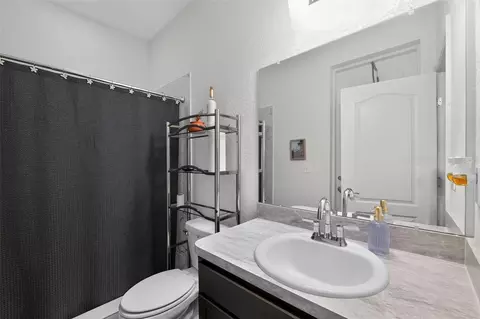 Bath - 837 Liam Ln, Bartow, FL 33830 photo 4 of 5