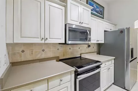 Kitchen - 7 Prairieview Ln, Ormond Beach, FL 32174 photo 2 of 3