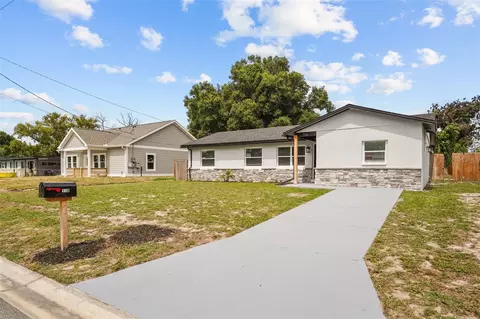 Exterior - 116 Harbor Dr, Winter Haven, FL 33881 photo 2 of 6