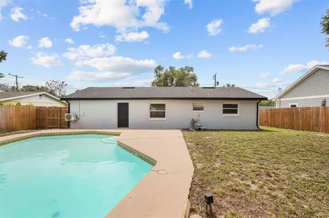 Exterior - 116 Harbor Dr, Winter Haven, FL 33881 photo 5 of 6
