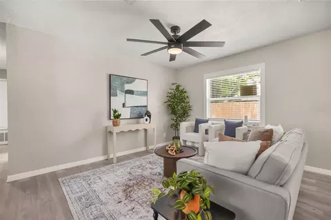 Living - 116 Harbor Dr, Winter Haven, FL 33881 photo 2 of 3