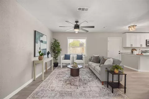 Living - 116 Harbor Dr, Winter Haven, FL 33881 photo 3 of 3
