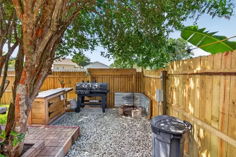 Exterior - 2958 Cool Breeze Cir, Saint Cloud, FL 34769 photo 6 of 17
