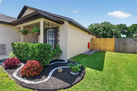 Exterior - 2958 Cool Breeze Cir, Saint Cloud, FL 34769 photo 5 of 17