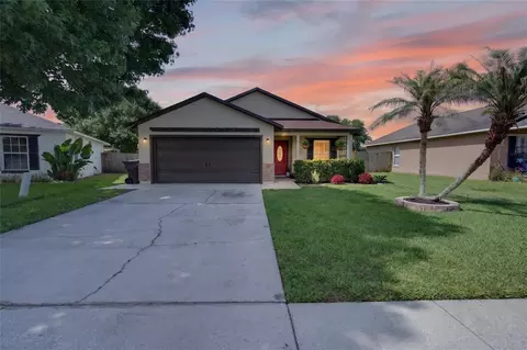 Exterior - 2958 Cool Breeze Cir, Saint Cloud, FL 34769 photo 3 of 17