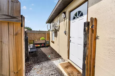 Exterior - 2958 Cool Breeze Cir, Saint Cloud, FL 34769 photo 9 of 17