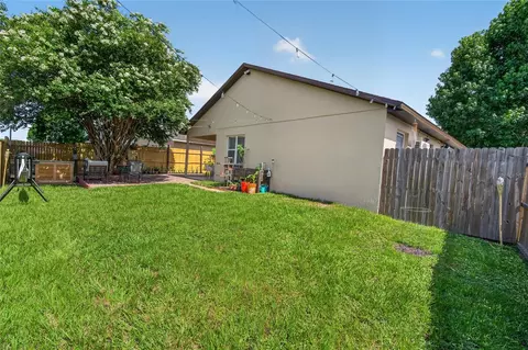 Exterior - 2958 Cool Breeze Cir, Saint Cloud, FL 34769 photo 15 of 17