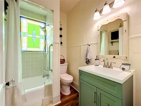 Bath - 740 Summit St, Eustis, FL 32726 photo 1 of 2