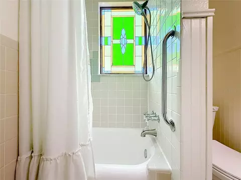 Bath - 740 Summit St, Eustis, FL 32726 photo 2 of 2