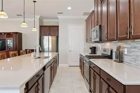 Kitchen - 2665 Meadowedge Loop, Saint Cloud, FL 34772 photo 2 of 8