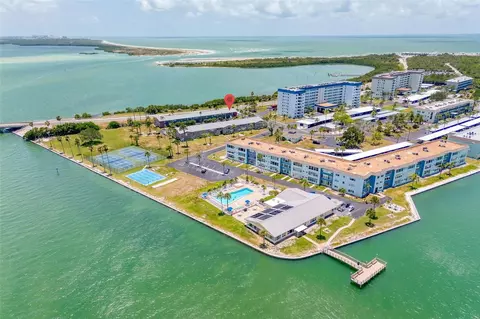 2 Causeway Blvd #102, Dunedin, FL 34698